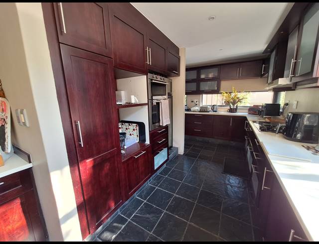 5 BEDROOM HOUSE TO LET IN UMHLANGA CENTRAL